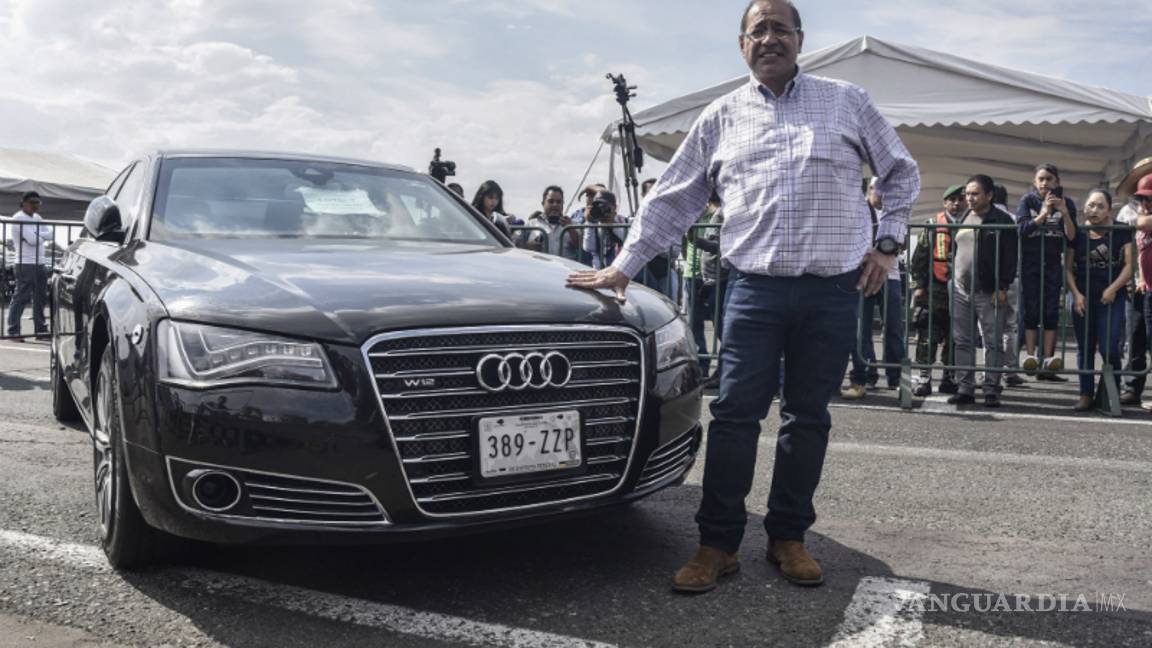 $!'La bestia mexicana' fue la estrella en la subasta de autos 'fifí' de AMLO