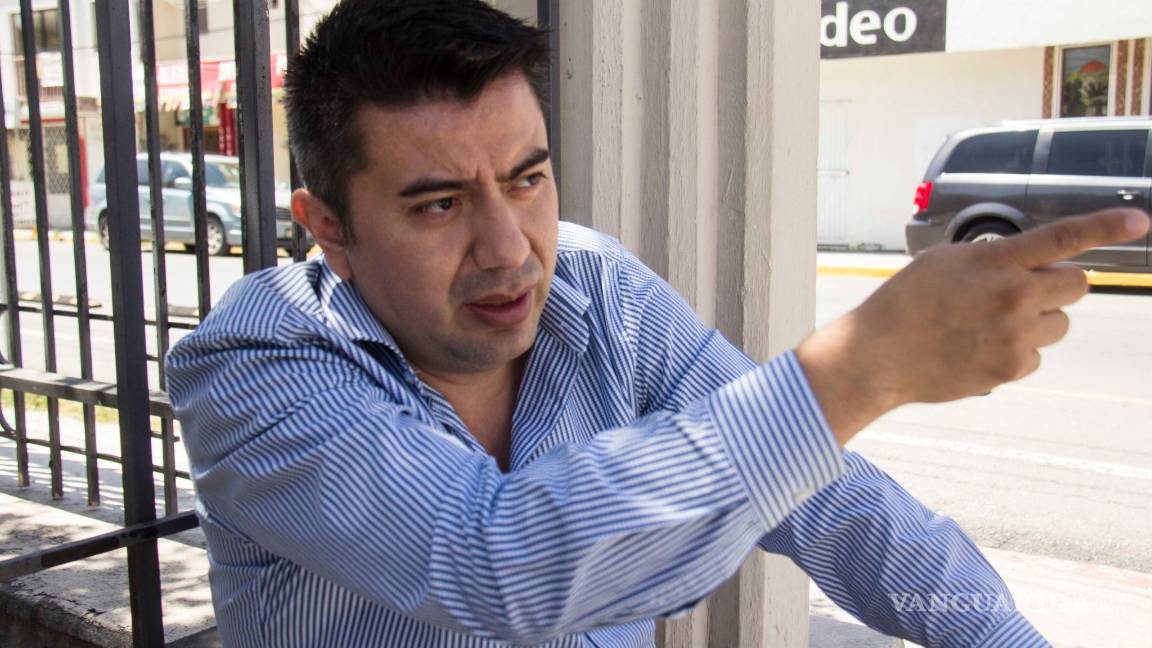 $!Cierran camellón del V. Carranza de Saltillo para proteger a universitarios
