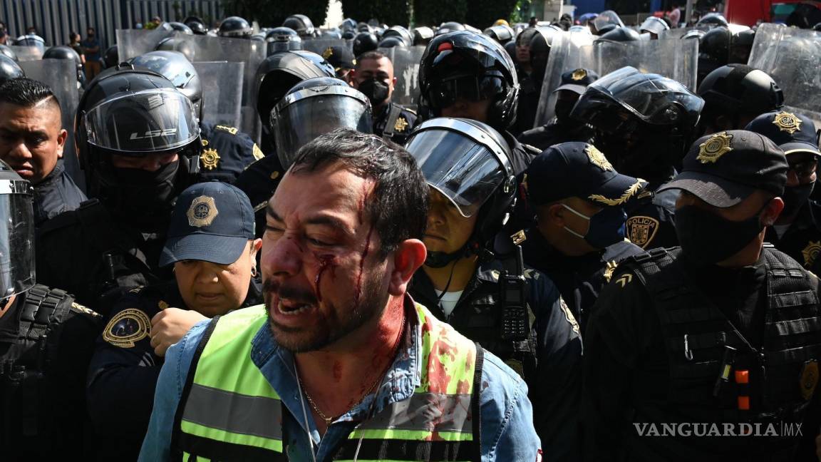 ‘Chocan’ Policías con gaseros por bloqueos en CDMX; protestan por aumento de precio