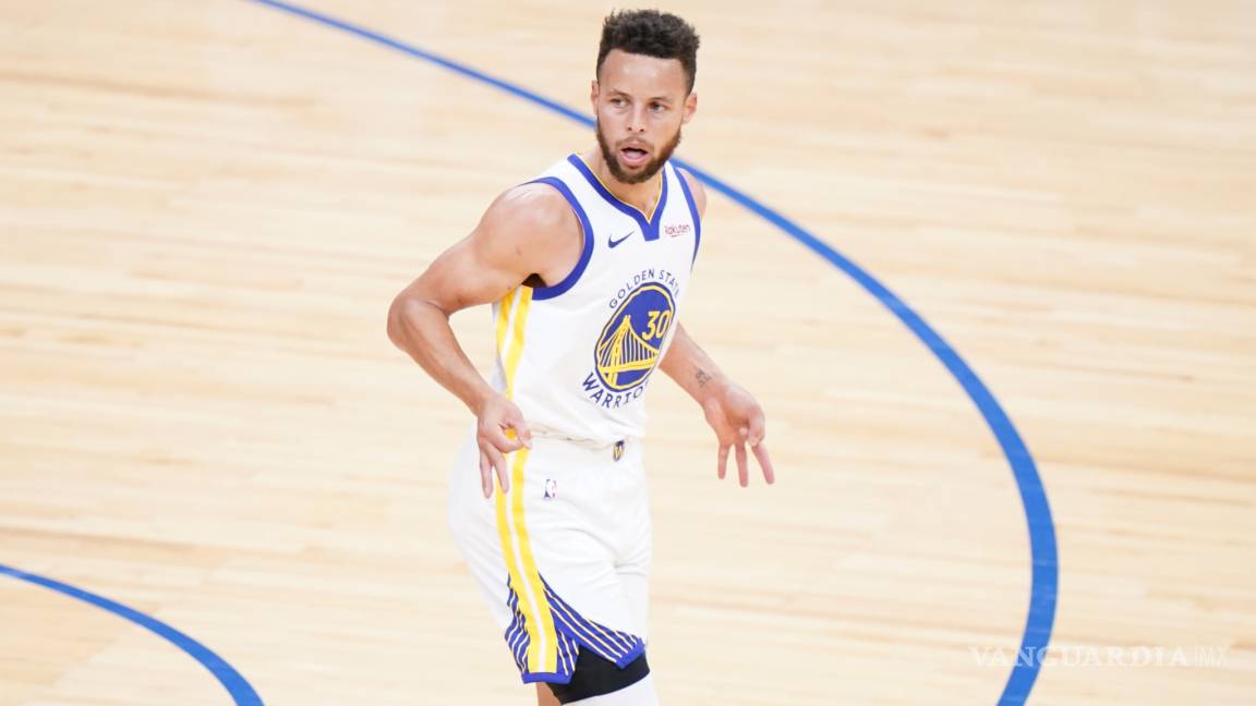 A pesar de jugar en Warriors, Curry sigue rompiendo la NBA