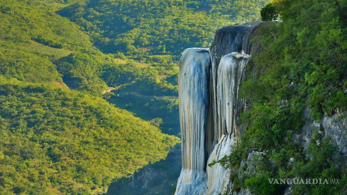 $!Cascada Petrificada: Un manantial congelado en el tiempo.