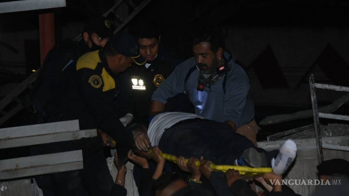 $!Imágenes del desplome en el metro en CDMX