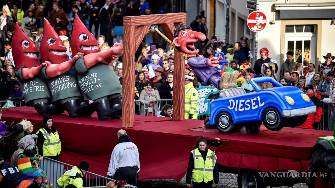 $!Carnaval alemán se burla de los políticos (fotogalería)