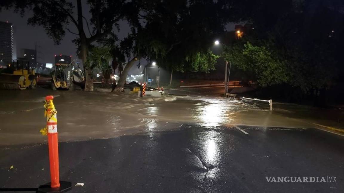 Afectan lluvias a Monterrey