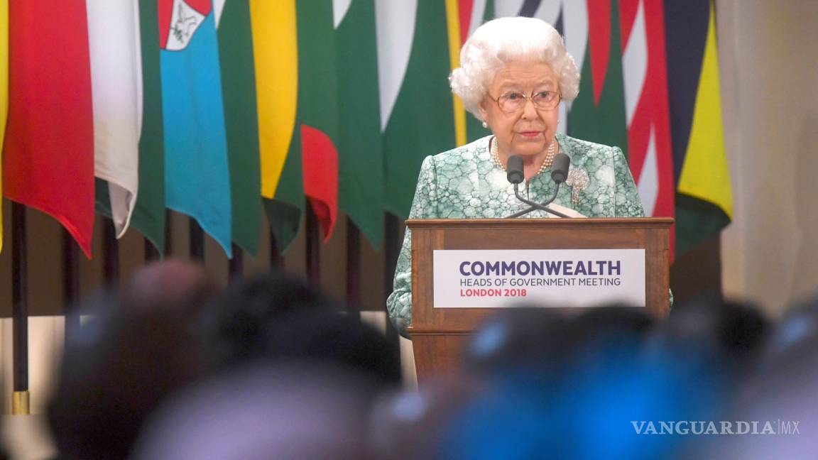 Pide Isabel II a la Commonwealth que elija al príncipe Carlos como su sucesor