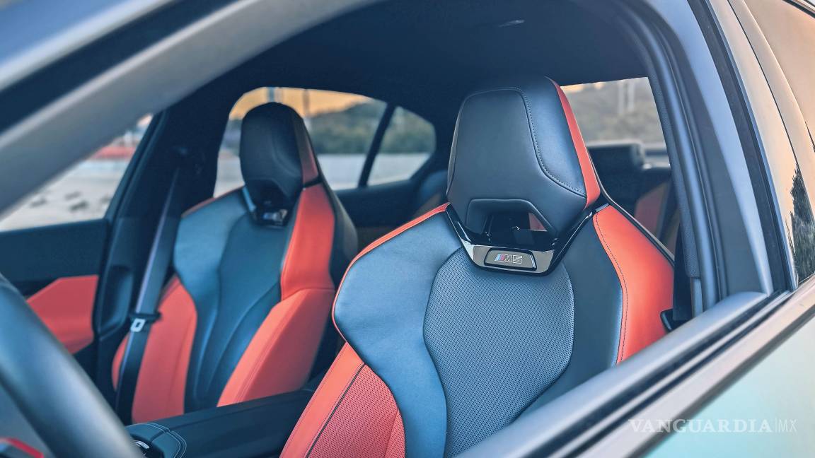 $!Su sistema híbrido enchufable entrega 727 hp, haciendo del M5 uno de los sedanes más potentes de su categoría.