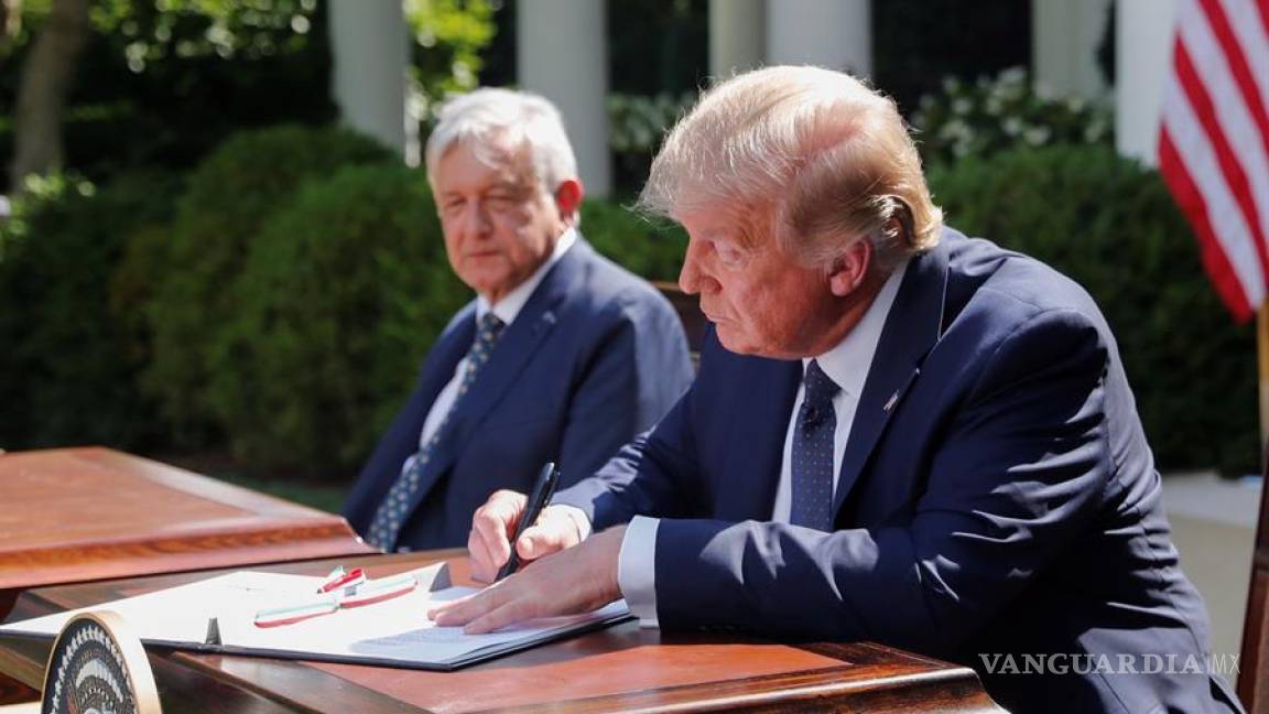 Evitan López Obrador y Donald Trump hablar del muro durante visita