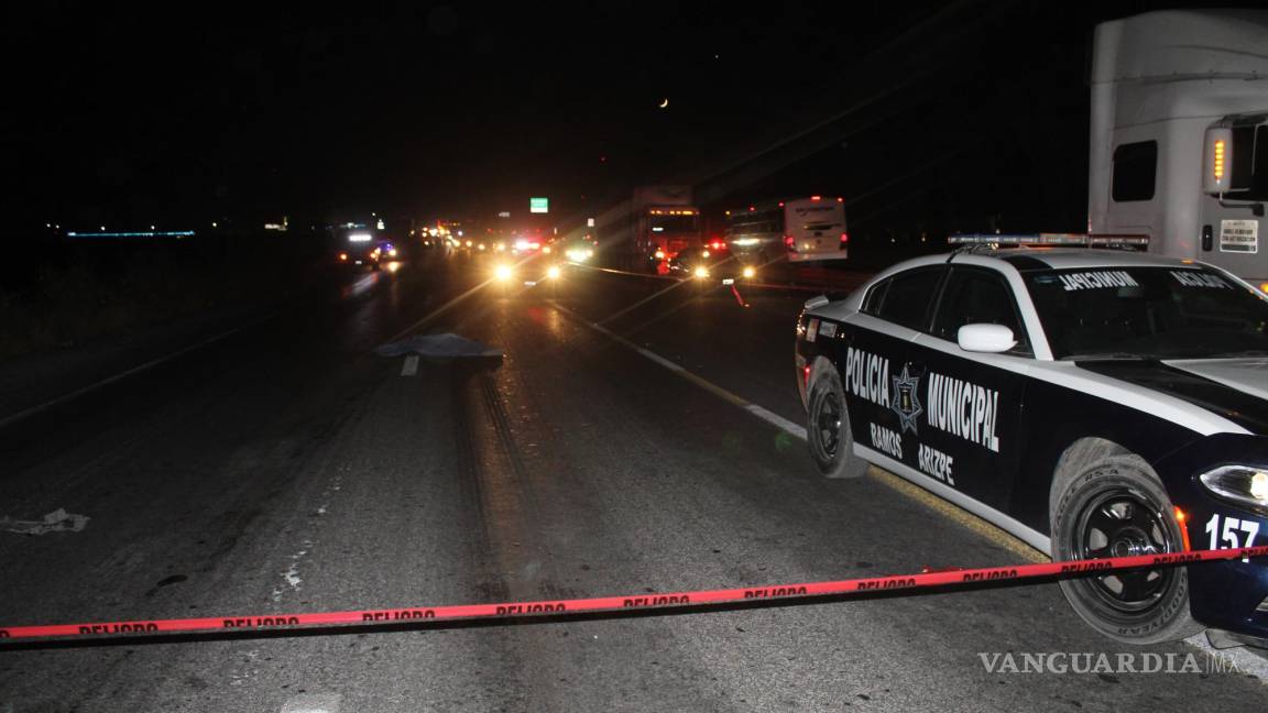 Muere hombre atropellado por varios autos en la carretera Monterrey-Saltillo