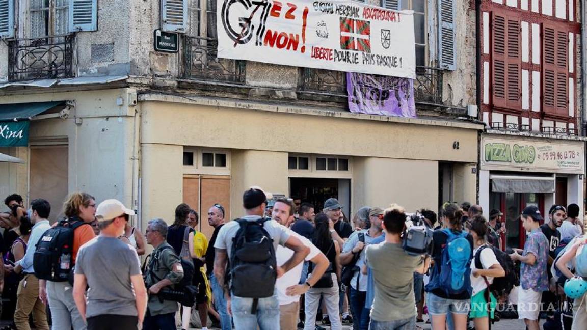 Miles de personas protestan contra la cumbre del G7 (fotogalería)