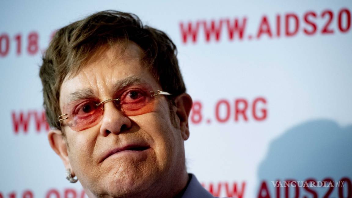 Hay homofobia en Europa del Este dice Elton John en Conferencia del Sida