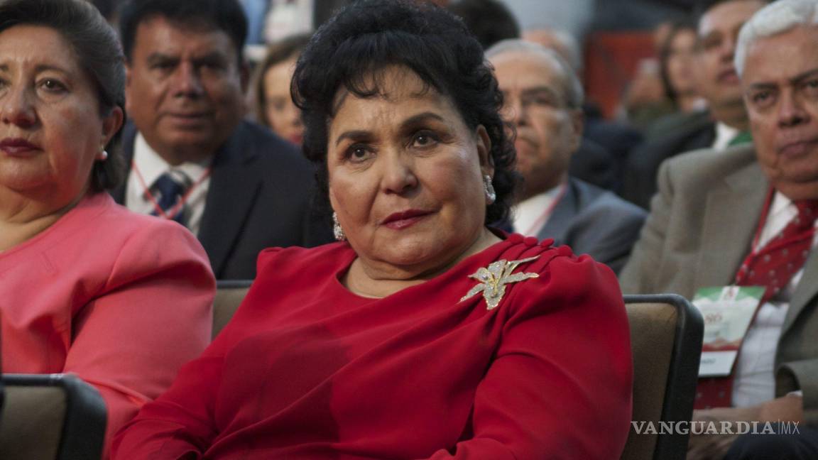 $!4 de marzo de 2015. Carmen Salinas, candidata del PRI a diputada federal por la vía plurinominal, estuvo presente en los festejos por el 86 Aniversario del PRI. Cuartoscuro/Iván Stephens