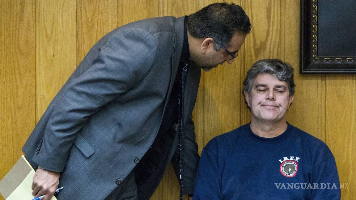 $!Esto pasó por la cabeza del padre de víctimas de abuso cuando intentó golpear a Larry Nassar