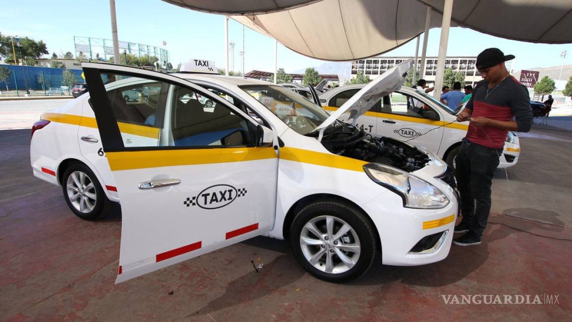 Insisten taxistas de Saltillo en aumento a tarifas
