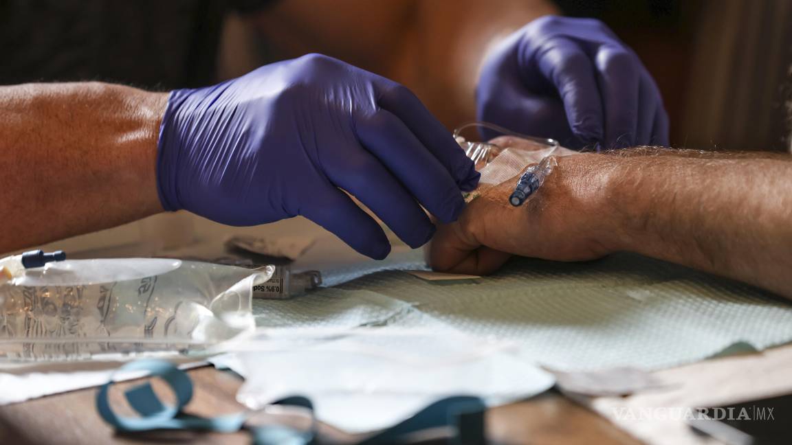 $!Jake Heinrichs recibe su tratamiento para el Alzheimer. Esta enfermedad afecta a casi 7 millones de estadounidenses.