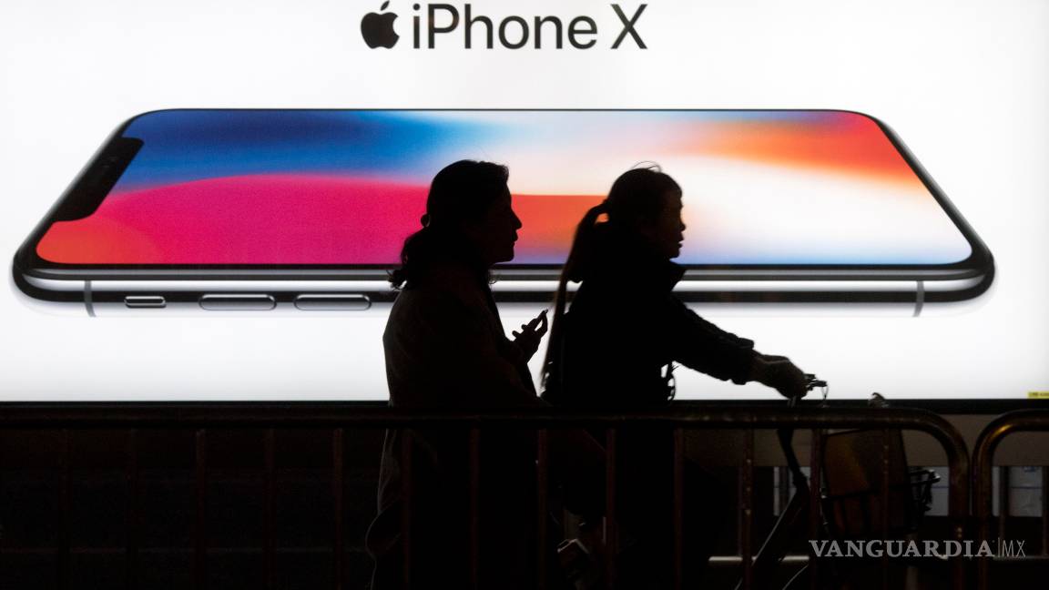 $!Investigan a Apple por ralentización de los iPhones
