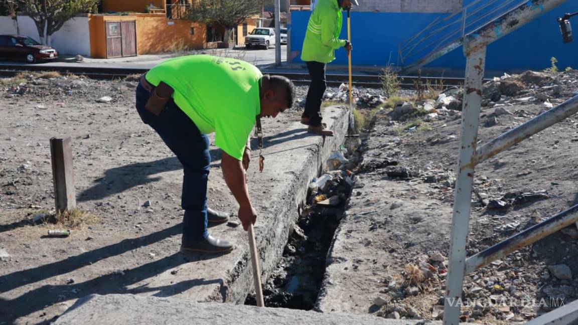 $!El programa “Aquí Andamos” atendió la calle Pedro Ampudia en El Tanquecito