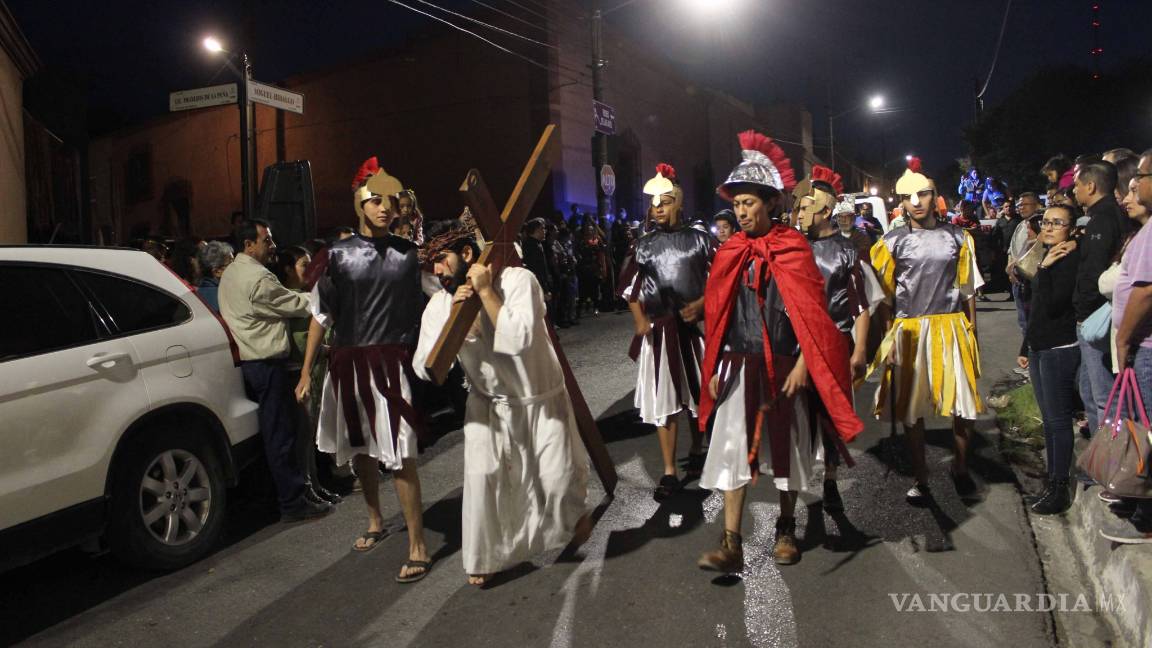 $!La procesión del silencio se apodera de Viesca
