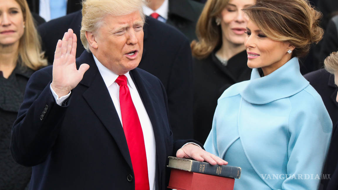 'Nunca los decepcionaré': Trump presta juramento como el 45to presidente de EU