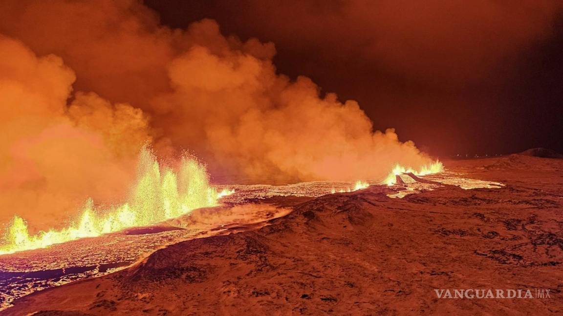 Captan el momento en que un volcán de Islandia hace erupción (VIDEO)