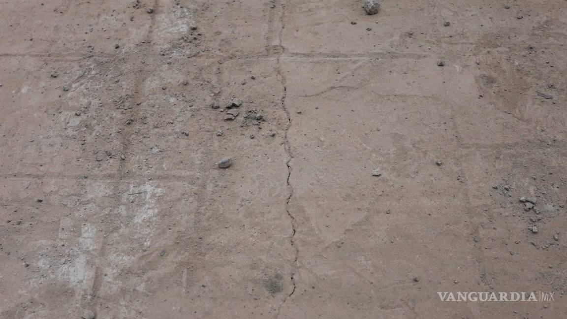 $!La obra en General Cepeda, cuyo costo supera los 27 millones de pesos, ha sido criticada por retrasos y fallas estructurales visibles antes de su entrega.