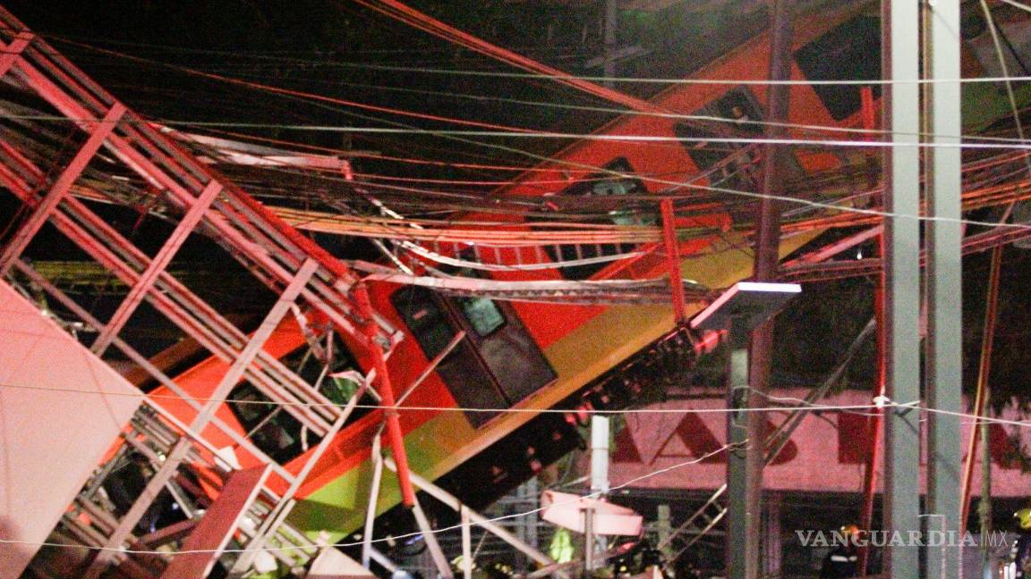 $!Derrumbe de un tren del metro que se dirigía a la estación Olivos de la Línea 12, hasta el momento se registran 70 heridos y 13 muertos.