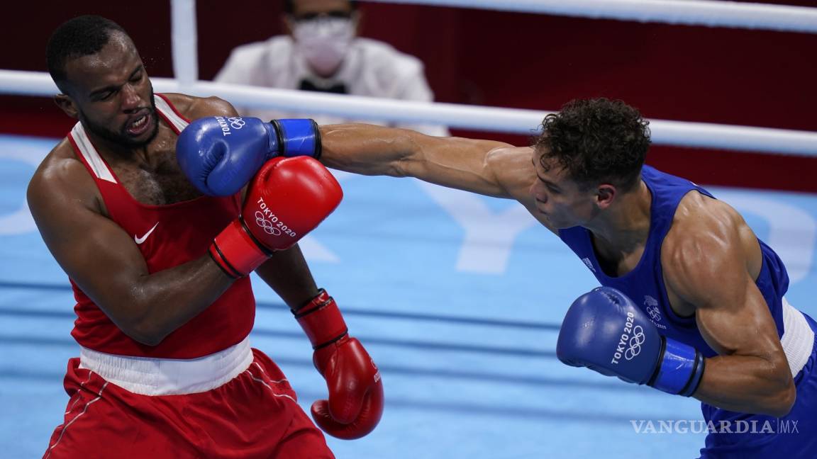 Boxeador marroquí intenta hacer un 'Mike Tyson' en Tokio cuando sentía que perdía la pelea