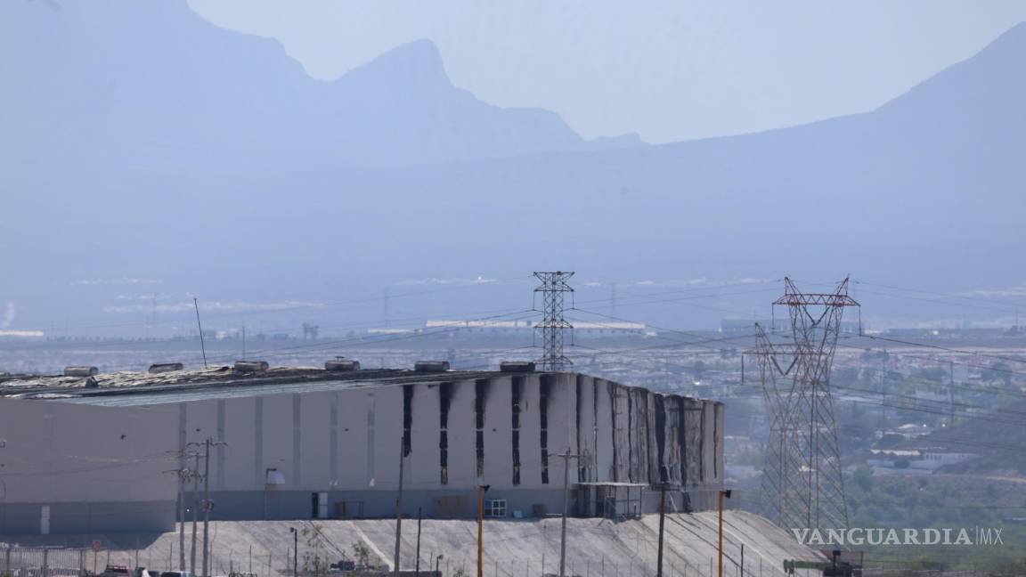 $!La investigación sobre el incendio sigue en curso, mientras expertos evalúan los daños estructurales en la planta de Daimay.