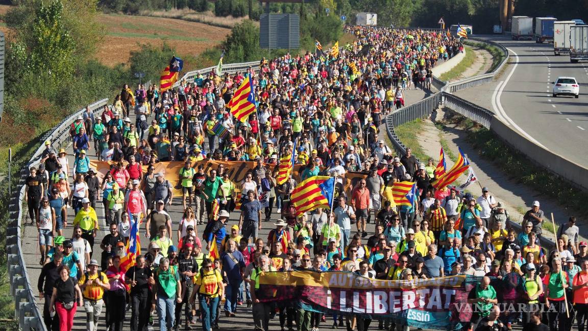 $!Catalanes independentistas vuelven a tomar las calles en Barcelona tras 2 días de violencia