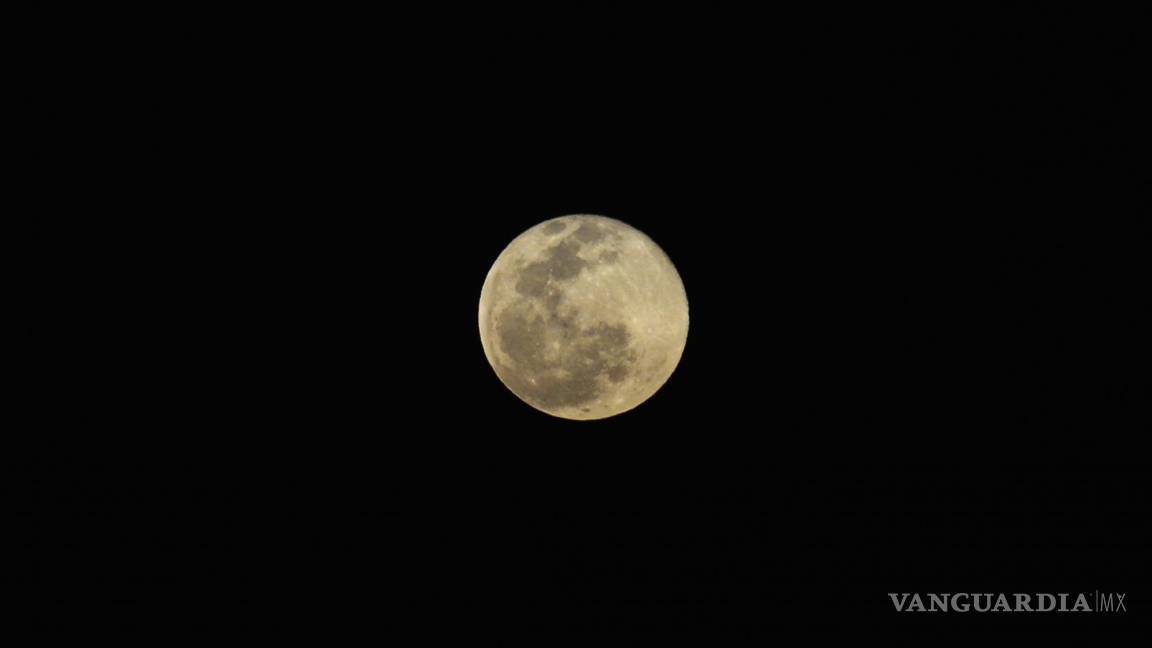 Observan saltillenses la ‘Luna de Gusano’, la última del invierno