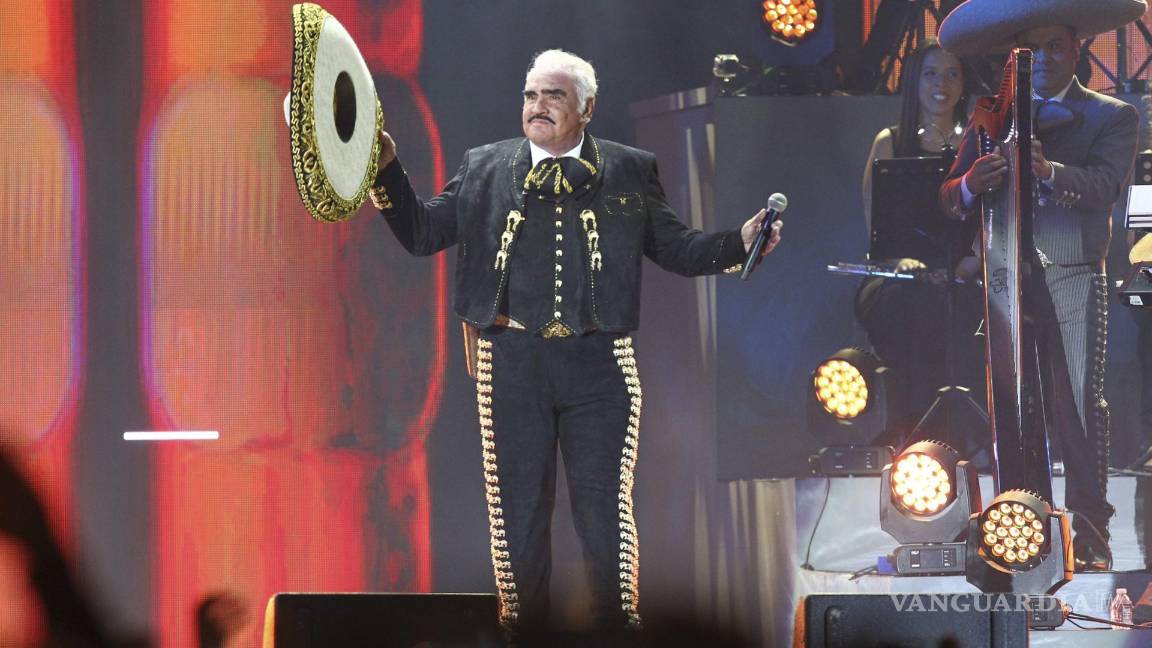 $!El cantante de música ranchera Vicente Fernández se despidió de los escenarios, con un concierto en el Estadio Azteca llamado “Un Azteca en el Azteca”,