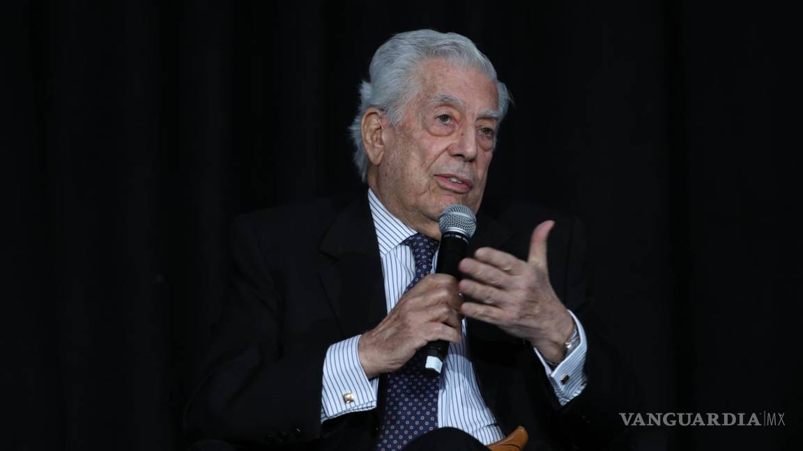 Vargas Llosa presenta la serie sobre su vida “Una vida en palabras” en México
