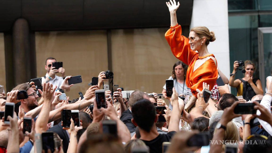 Celine Dion: Once poses que la coronan como icono de estilo