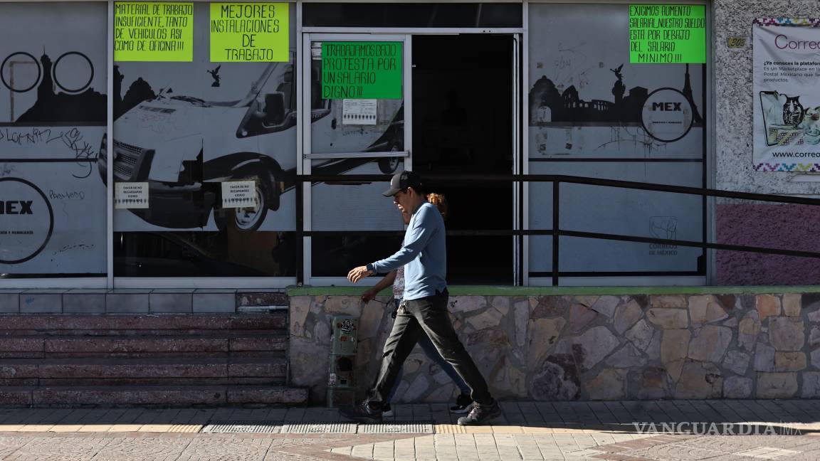 $!Los empleados denuncian que los créditos y prestaciones son insuficientes para cubrir sus necesidades.