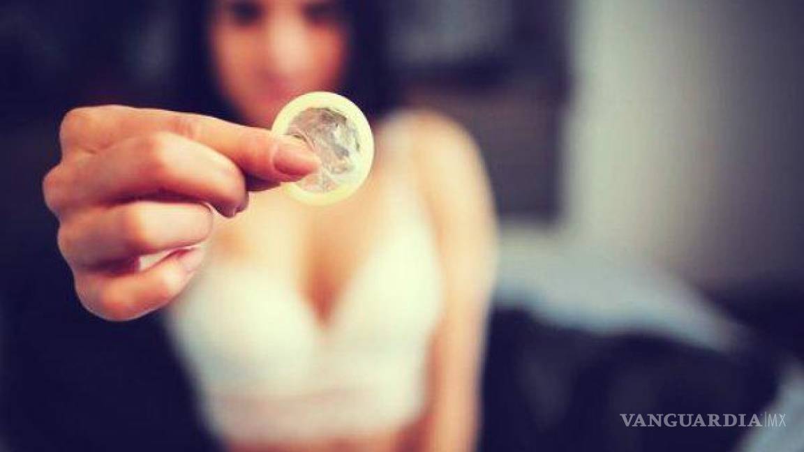 Condenan a mujer que rompió condones para quedar embarazada de su pareja