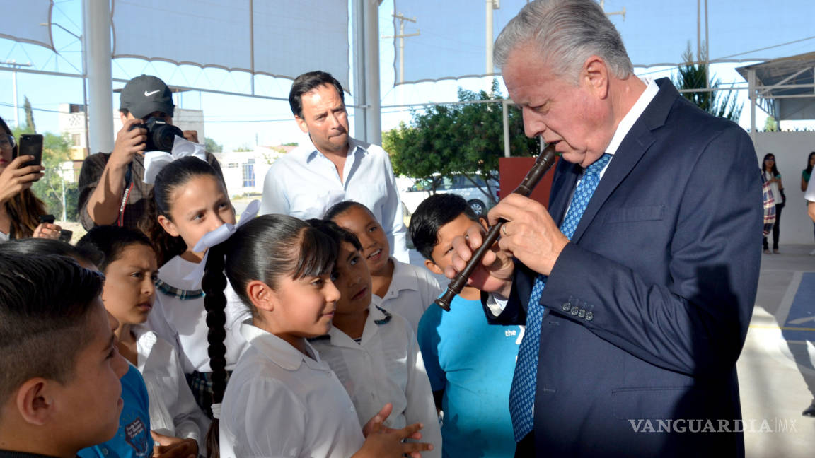 Alcalde de Torreón entrega techumbre en escuela primaria