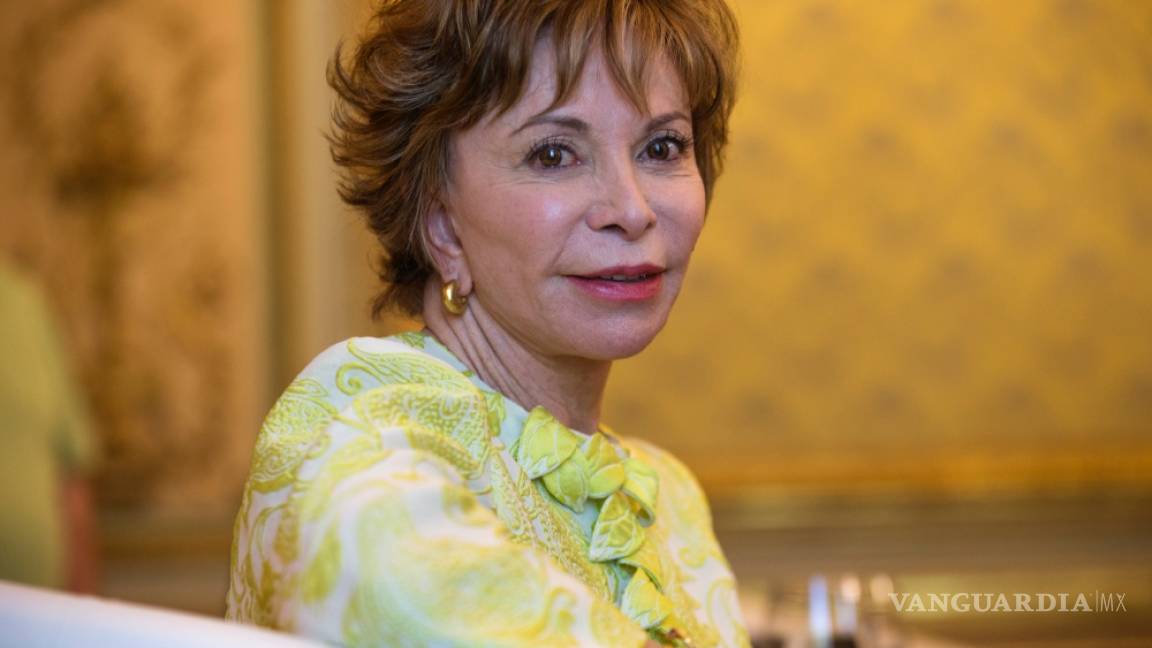 Premio Nacional del Libro estadounidense galardona a Isabel Allende