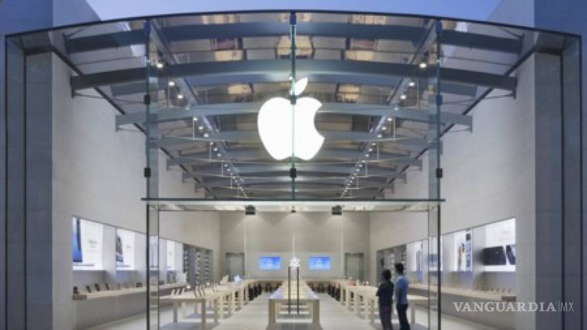 Detienen a exingeniero de Apple cuando escapaba a China
