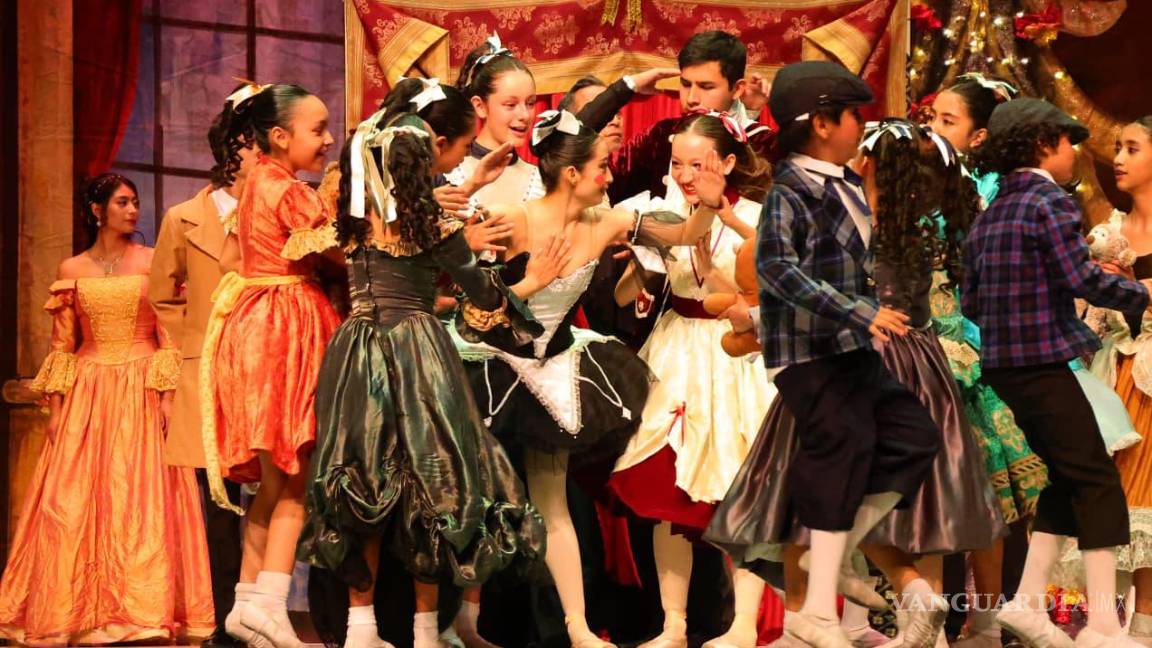 $!La participación de los artistas invitados del Ballet Nacional de Cuba elevó el brillo del montaje, recibiendo ovaciones del público saltillense.