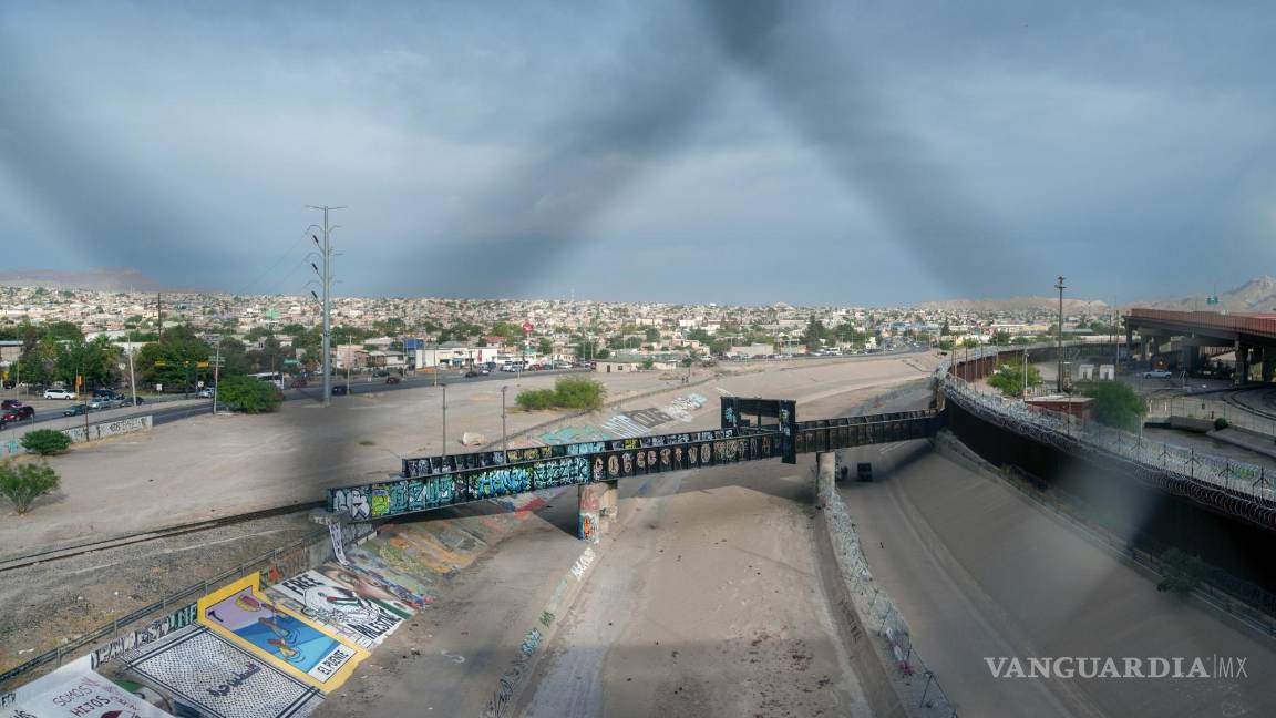 $!Frontera entre El Paso, Texas y Ciudad Juárez tras entrar en vigor la medida que permite a los funcionarios fronterizos rechazar rápidamente a los migrantes