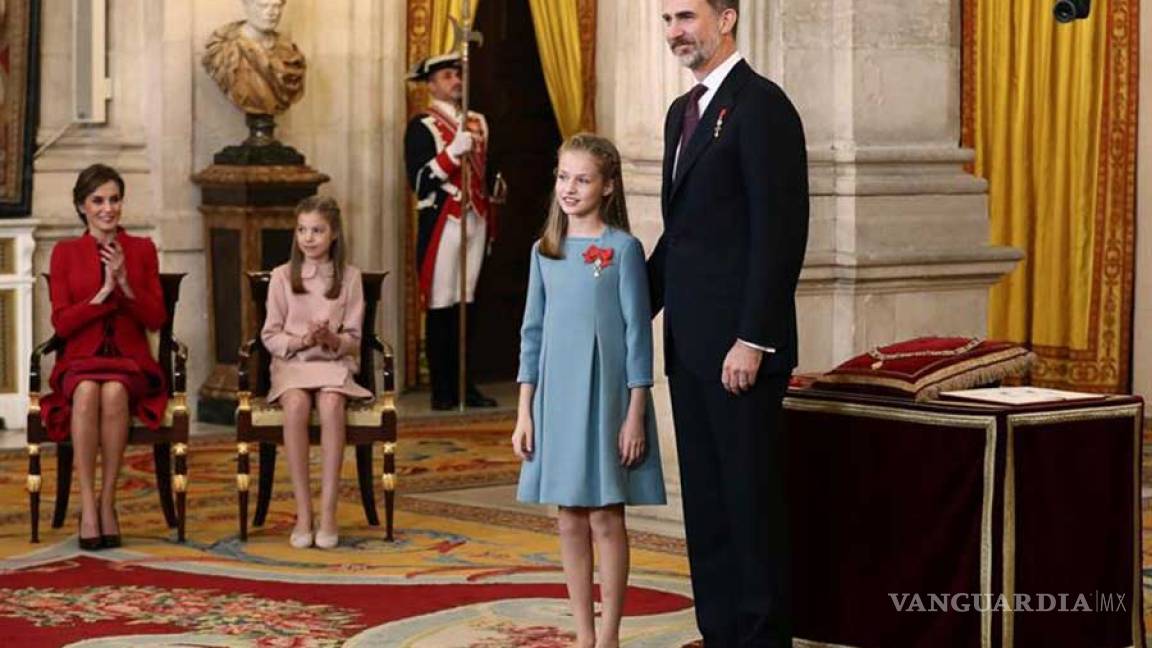 Rey de España otorga máxima condecoración a su hija y heredera