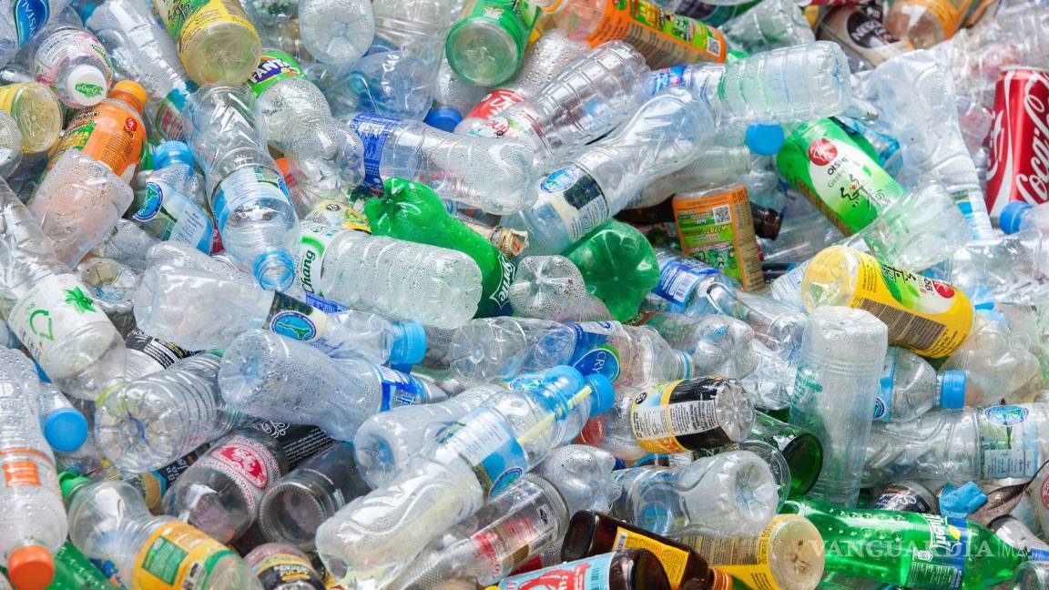 Tanta botella de plástico reduce la vida útil del relleno sanitario, afirma funcionario de Acuña