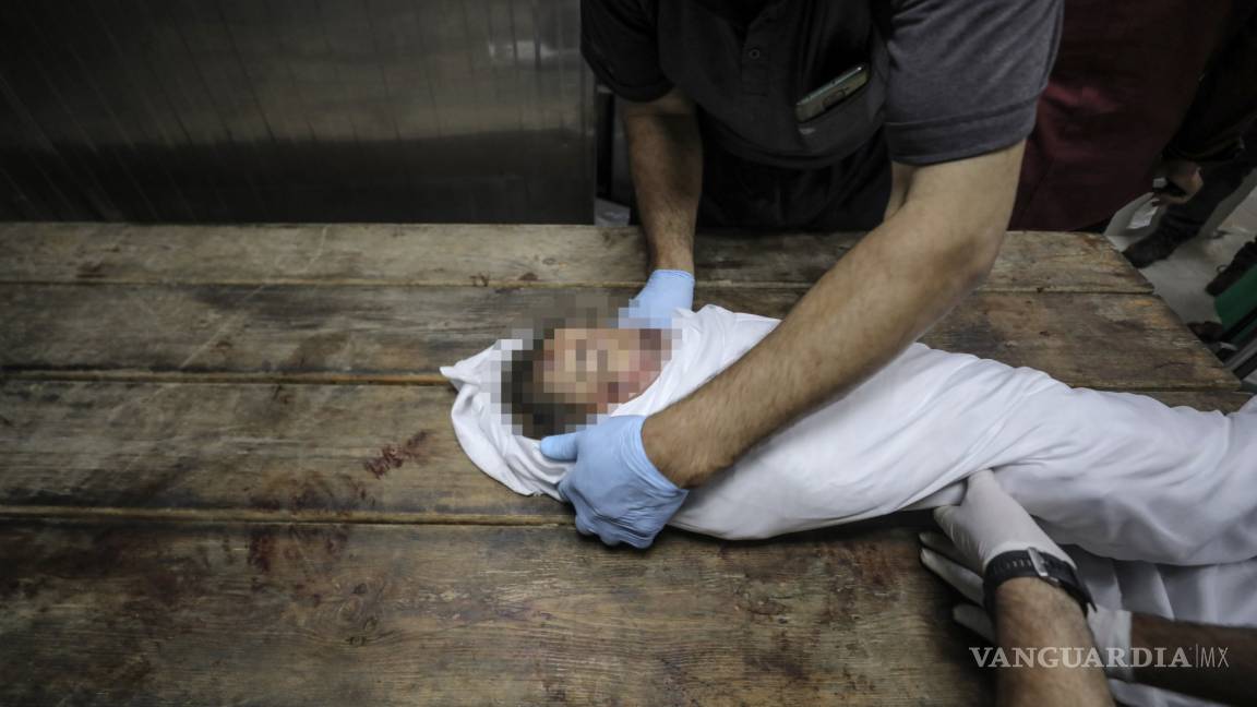 Murieron 10 de una familia palestina tras bombardeo israelí, solo un bebé sobrevivió