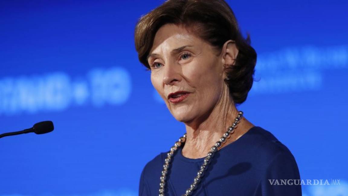 Política de tolerancia cero de Trump es cruel e inmoral, dice Laura Bush