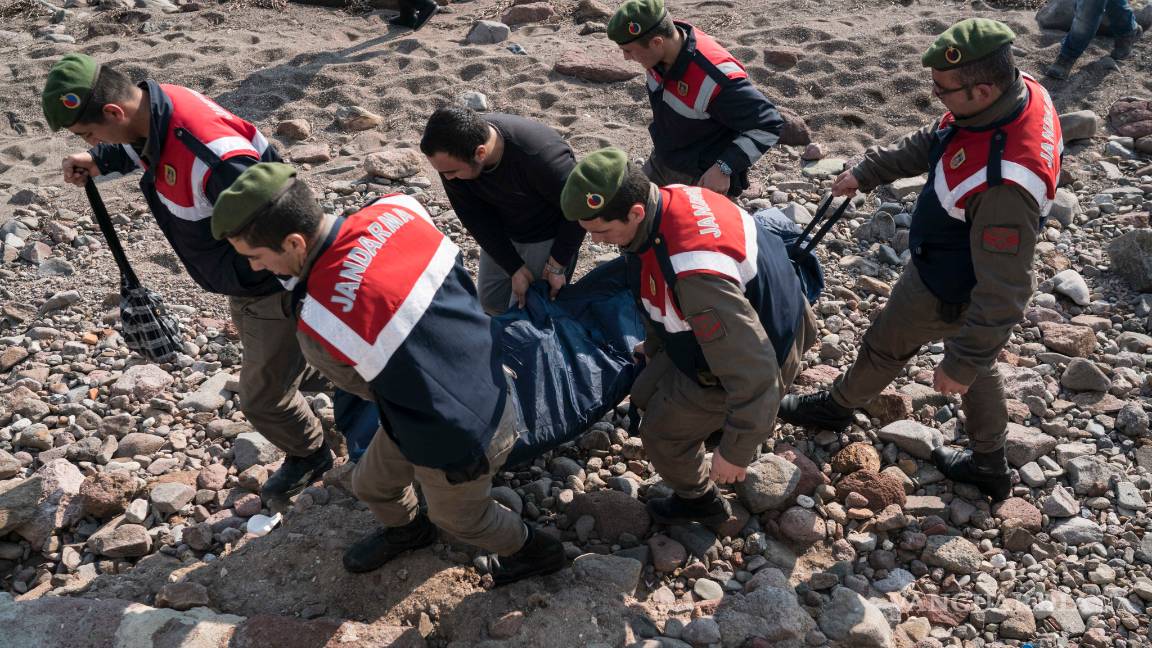 $!Naufragio de inmigrantes en costas turcas deja al menos 39 muertos