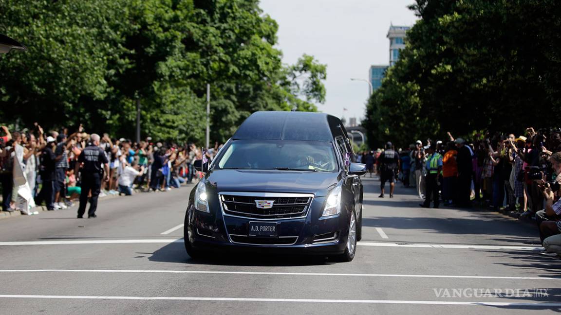 $!Miles despiden a Mohamed Alí, 'el más grande' (en vivo)