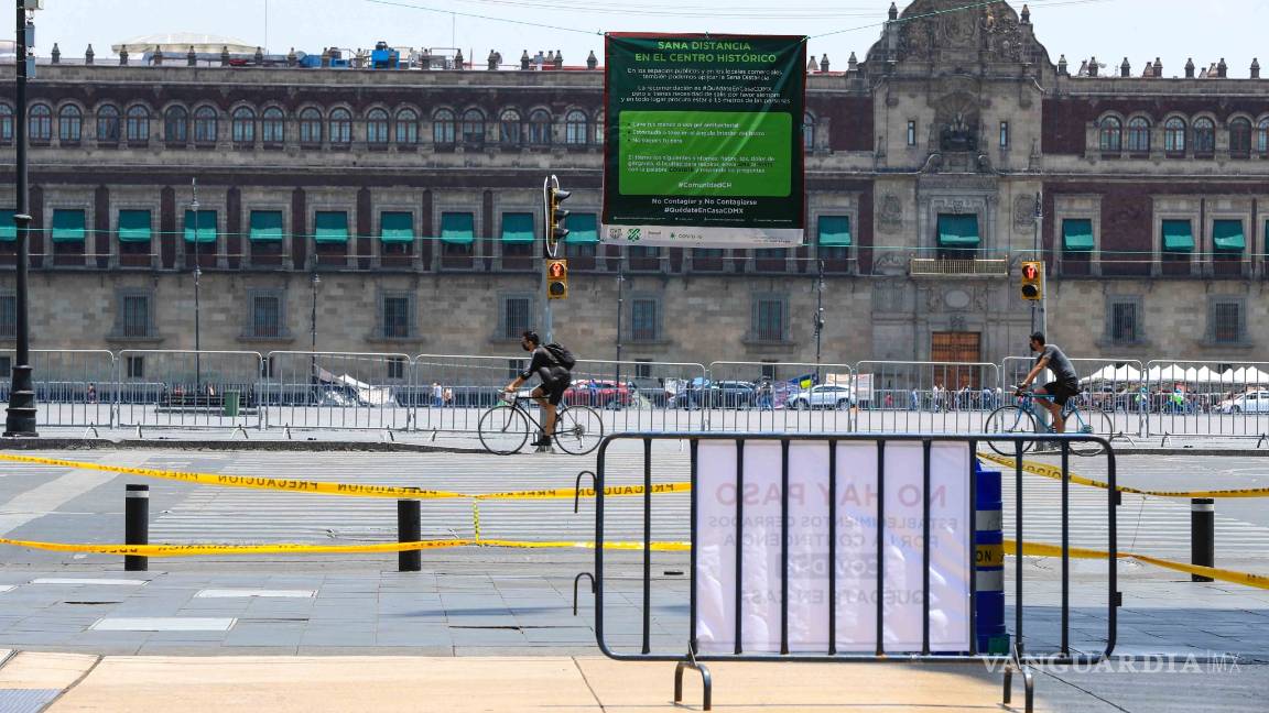 $!Coronavirus: El emblemático Zócalo de Ciudad de la CDMX luce desértico por el COVID-19
