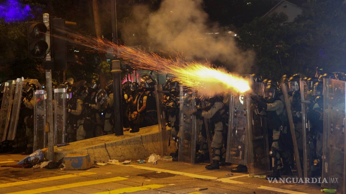 $!Hong Kong en caos por disturbios y enfrentamientos con la Policía