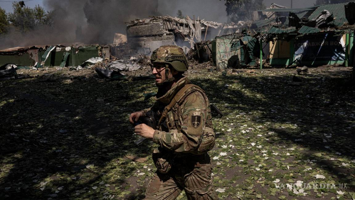 $!Daños tras un ataque ruso cerca de Pokrovsk, Ucrania. Las fuerzas ucranianas han logrado hacer retroceder a los rusos de sus recientes avances.