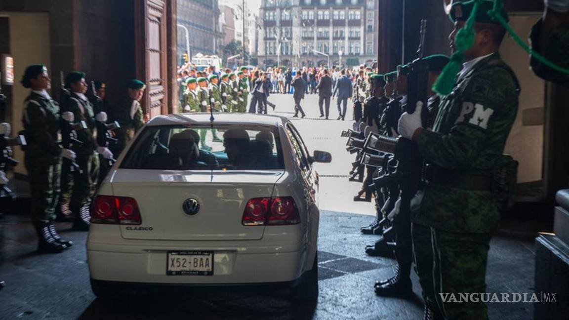 $!AMLO le da 'aventón' a Pedro Sánchez en su Jetta