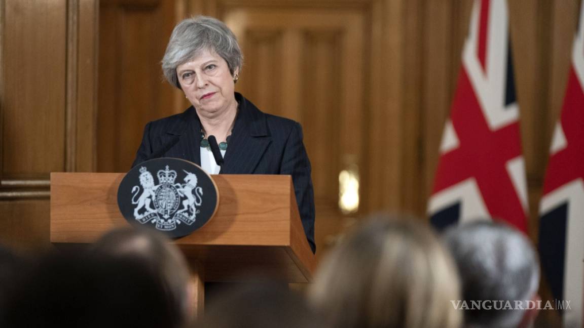 Ante la presión por el Brexit, May rechaza en el Parlamento dimitir como primera ministra